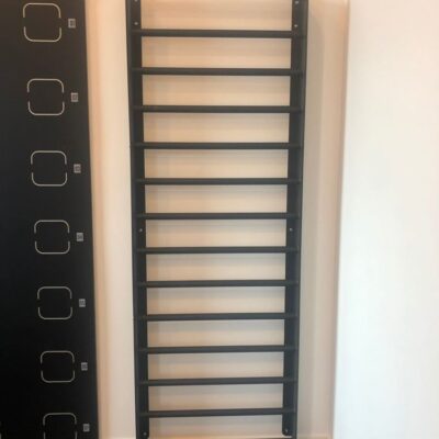 Kraftmark Väggmonterad Ribbstol I Metall